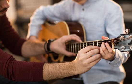 Aprende Guitarra desde Cero: Consejos con apps